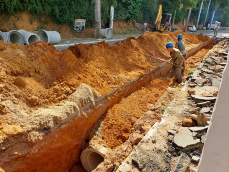 050 - OBRA DE DRENAGEM PLUVIAL E PAVIMENTAÇÃO ASFÁLTICA NA RUA CÔNEGO GONÇALVES - AV. JOSÉ RIBEIRO DE MOURA,