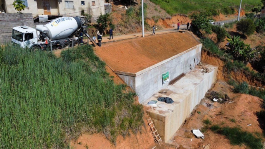 038 - Construção de muro de contenção, na Rua José Joaquim da Cunha no bairro Jardim Centenário